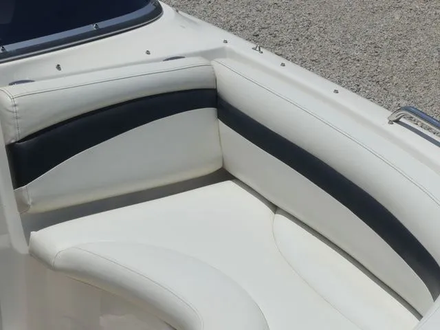 Slide: The Image of Larson Escape 204 Deck Boat 2008 - 16