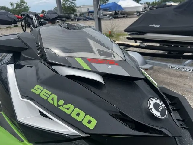 Slide: The Image of Sea-Doo GTR 2018 - 8