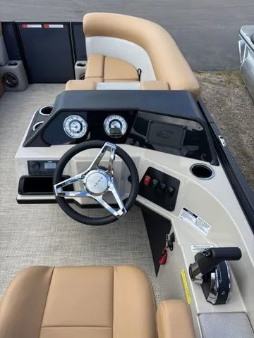 Slide: The Image of Crest SE Cruise 180 2026 - 9