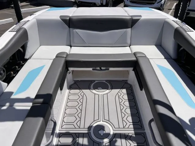 Slide: The Image of MasterCraft NXT24 2021 - 14