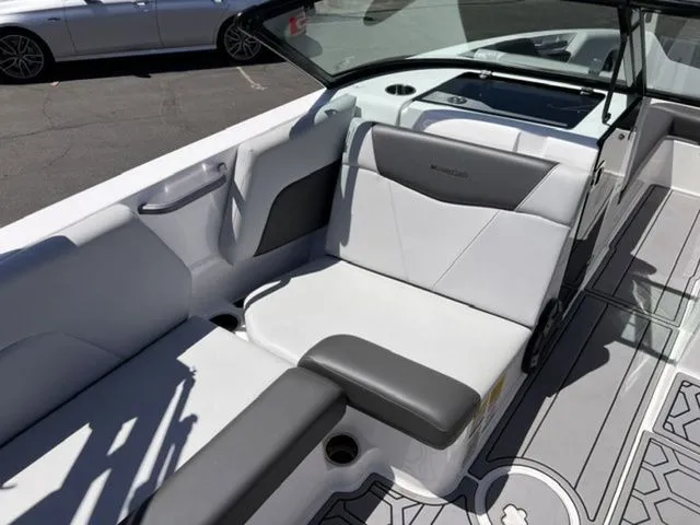 Slide: The Image of MasterCraft NXT24 2021 - 12