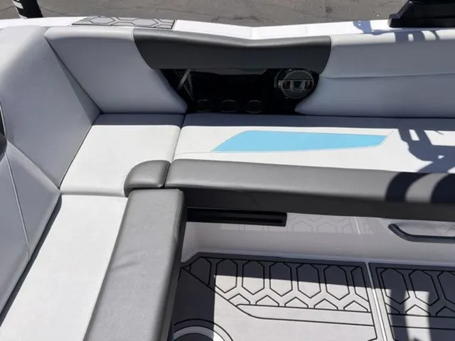 Slide: The Image of MasterCraft NXT24 2021 - 13