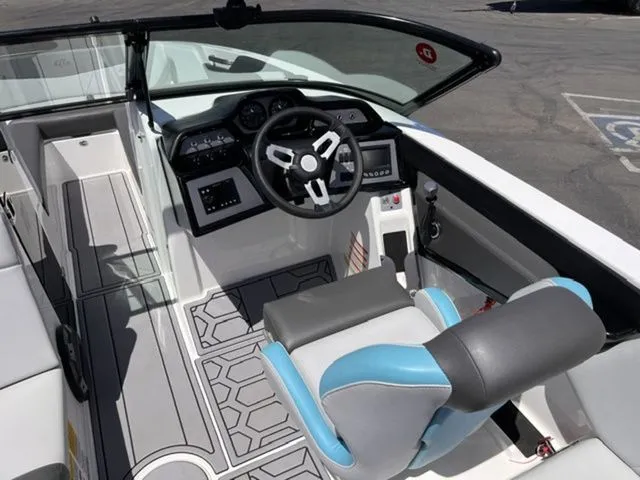 Slide: The Image of MasterCraft NXT24 2021 - 11