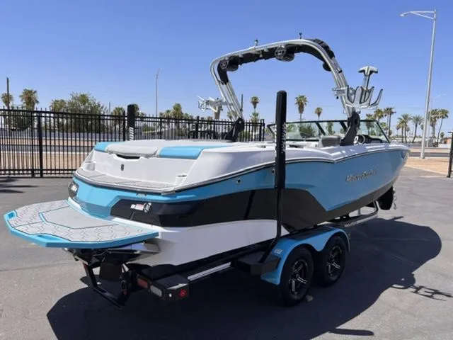 Slide: The Image of MasterCraft NXT24 2021 - 6