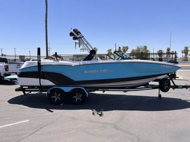Slide: The Image of MasterCraft NXT24 2021 - 5