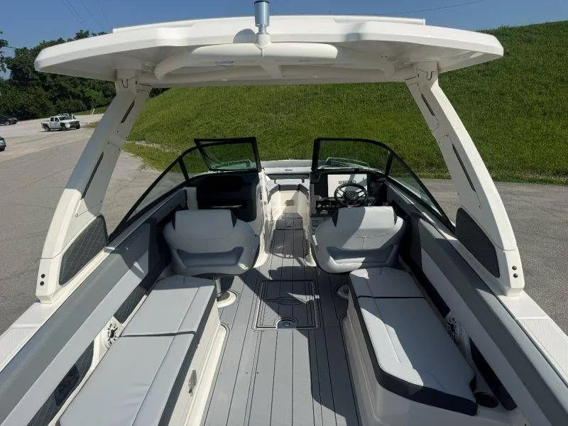 Slide: The Image of 2026 Chaparral SSX 30 with spacious cockpit and modern seating. - 42