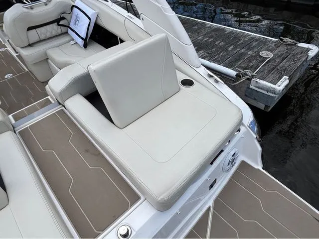 Slide: The Image of Regal LS2 2021 - 14