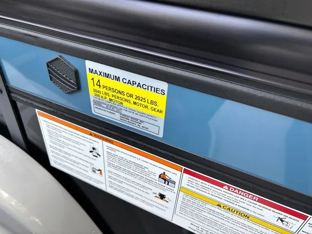 Slide: The Image of South Bay 500 Series 525RSDC 2026 - 6