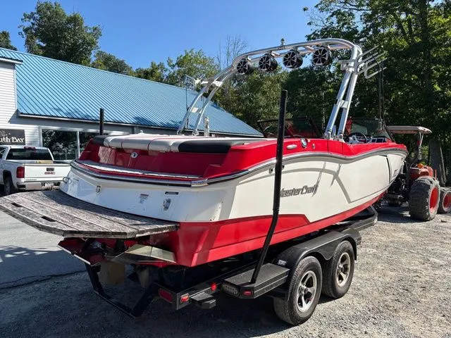 Slide: The Image of MasterCraft NXT22 2016 - 7