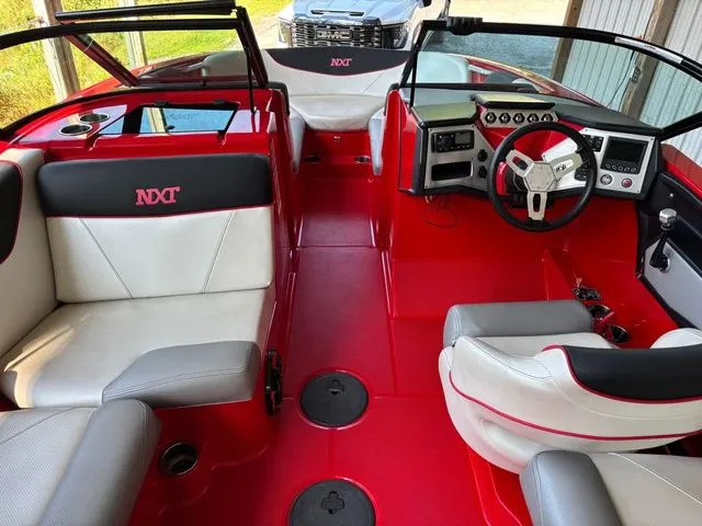 Slide: The Image of MasterCraft NXT22 2016 - 27
