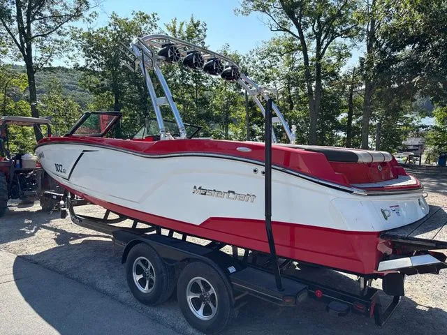 Slide: The Image of MasterCraft NXT22 2016 - 4