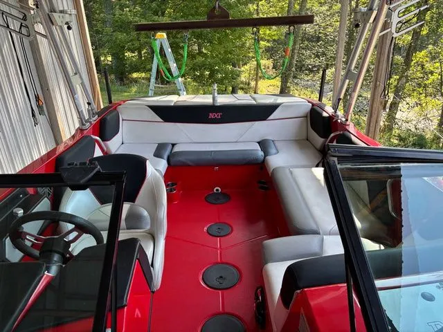 Slide: The Image of MasterCraft NXT22 2016 - 17
