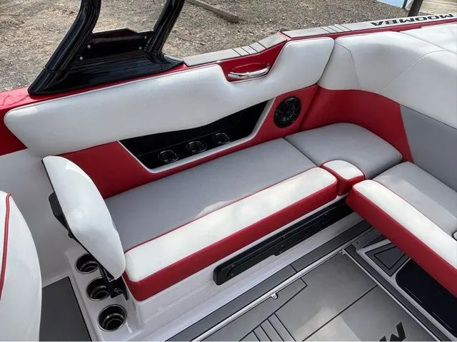 Slide: The Image of Moomba Max 2020 - 21