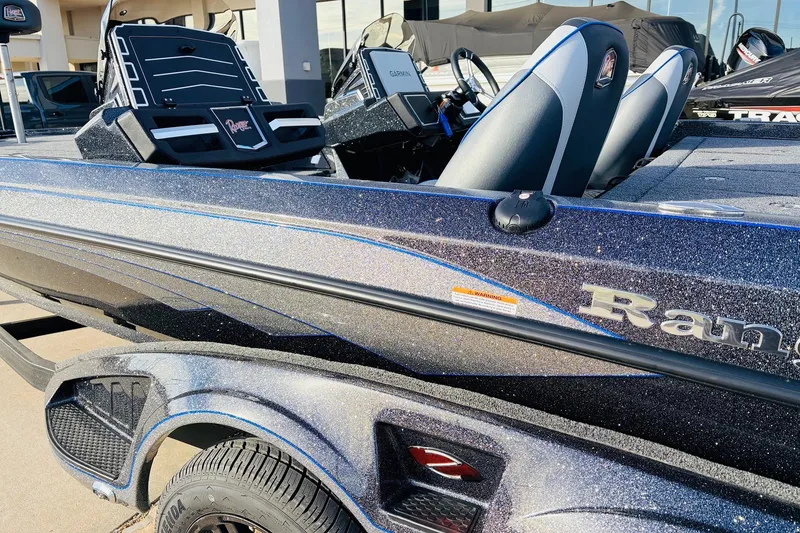Slide: The Image of 2026 Ranger Z521 boat with sleek design and modern features. - 9