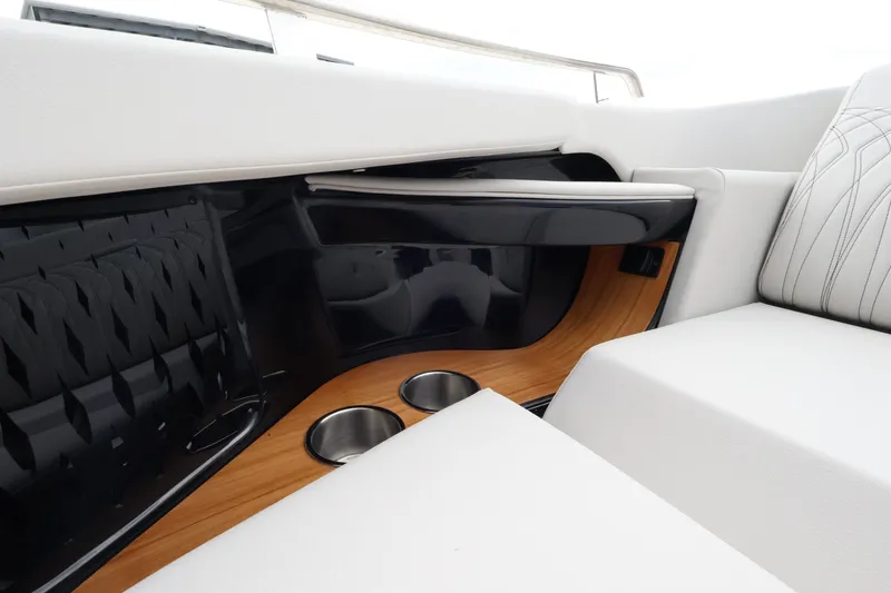 Slide: The Image of Sea Ray Sundancer 370 Outboard 2026 - 60