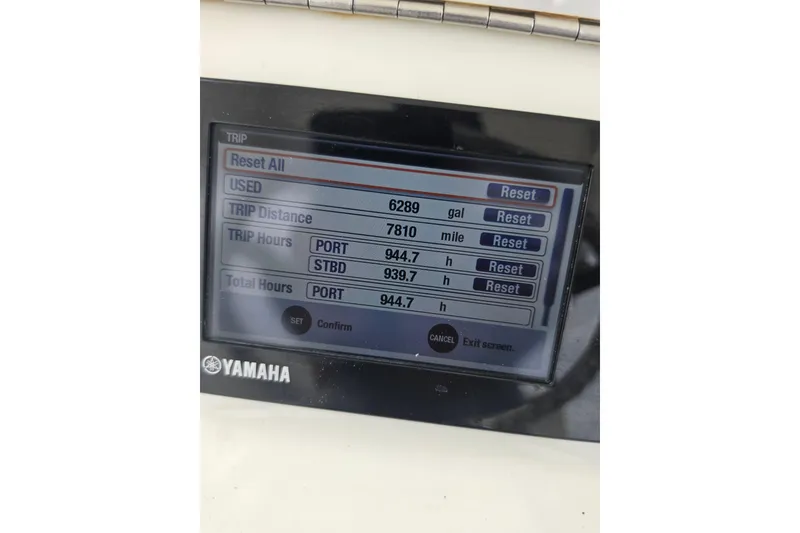 Slide: The Image of Yamaha display showing trip data for 2016 SeaVee 320B boat: fuel, distance, hours. - 6