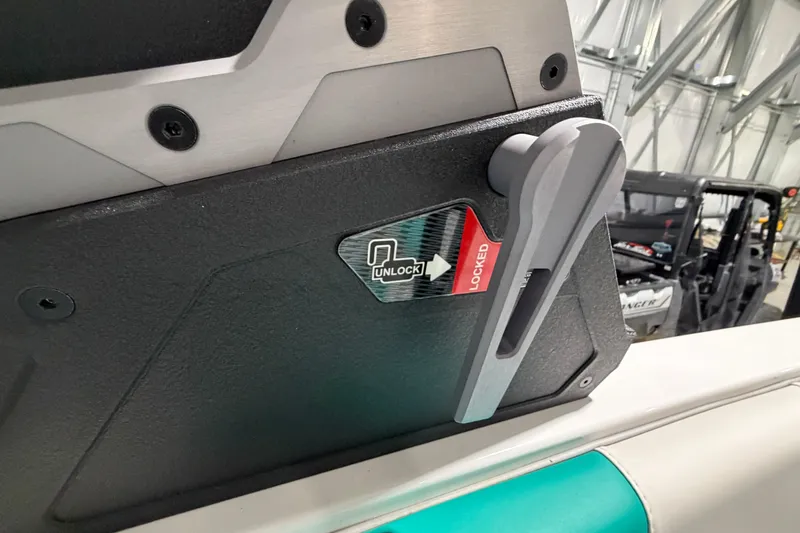 Slide: The Image of Locking mechanism on 2022 Malibu Wakesetter 23 LSV boat, featuring unlock and lock indicators. - 14