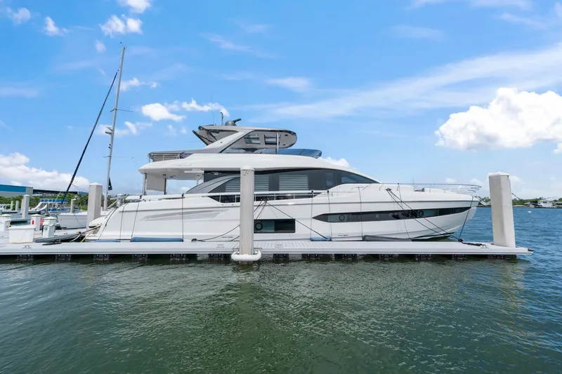Slide: The Image of Luxurious 2020 Azimut Fly 78 yacht docked on a sunny day. - 20