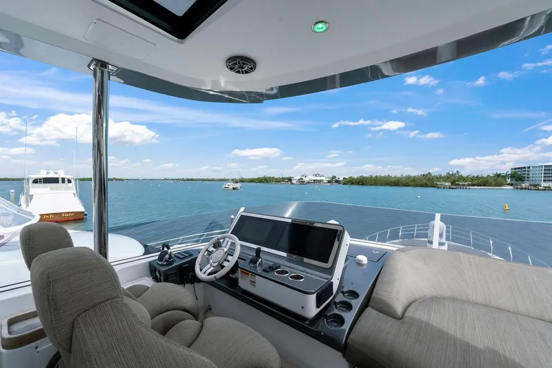 Slide: The Image of Luxurious 2020 Azimut Fly 78 yacht helm with scenic ocean view. - 42