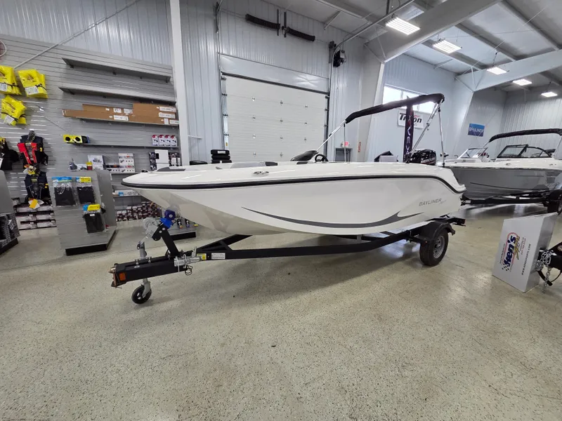 The Image of Bayliner 170 ELEMENT M17 2026 - 1