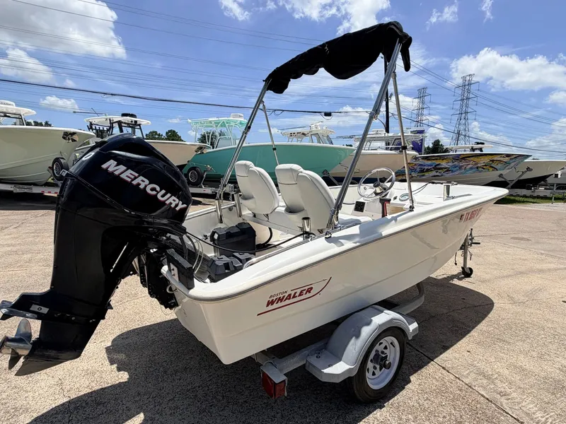 Slide: The Image of Boston Whaler 130 Super Sport 2010 - 8