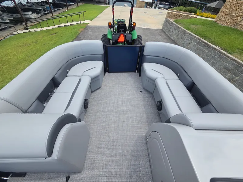 Slide: The Image of Bentley Pontoons Legacy 223 Swingback 3/4 Tube 2026 - 5