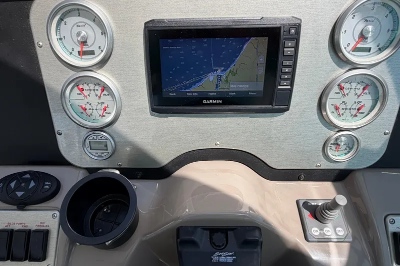 Slide: The Image of Dashboard of a 2009 Cruisers Yachts 360 Express with Garmin navigation system. - 29