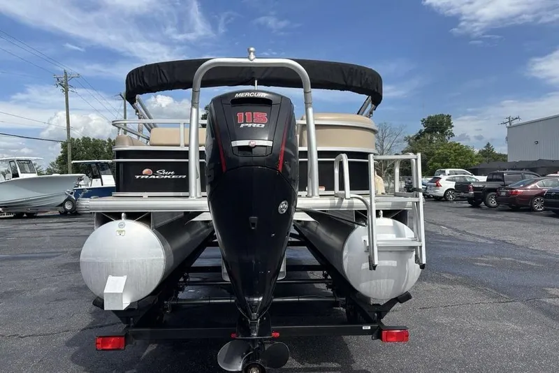 Slide: The Image of 2019 Sun Tracker Party Barge 22 RF DLX pontoon boat with Mercury 115 Pro motor. - 29