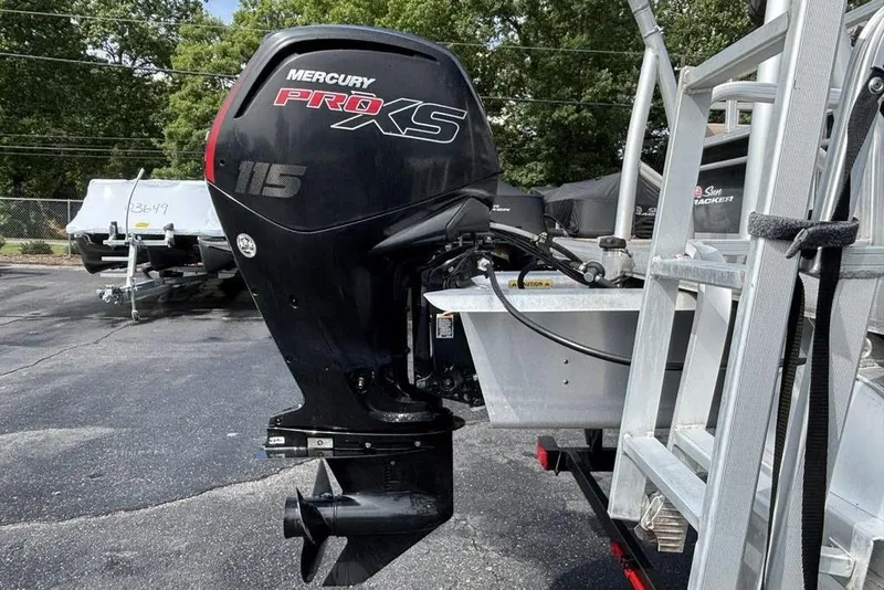 Slide: The Image of Mercury Pro XS 115 engine on 2019 Sun Tracker Party Barge 22 RF DLX pontoon boat. - 8