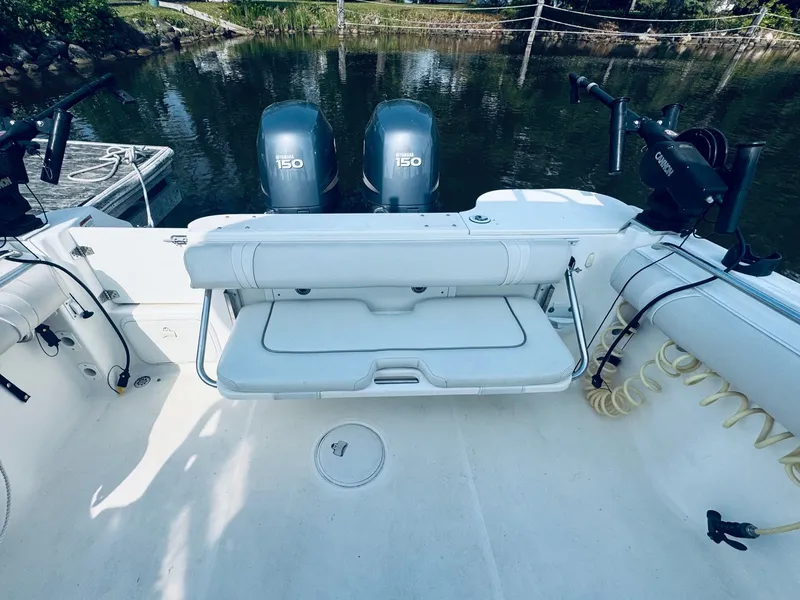 Slide: The Image of Wellcraft 252 Coastal 2004 - 10