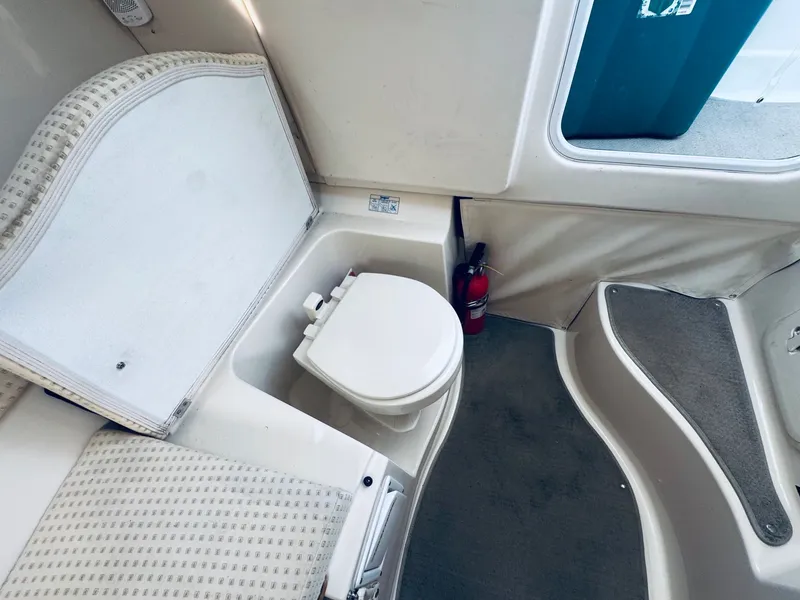 Slide: The Image of Wellcraft 252 Coastal 2004 - 14