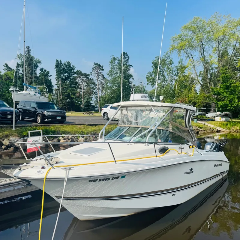 Slide: The Image of Wellcraft 252 Coastal 2004 - 2