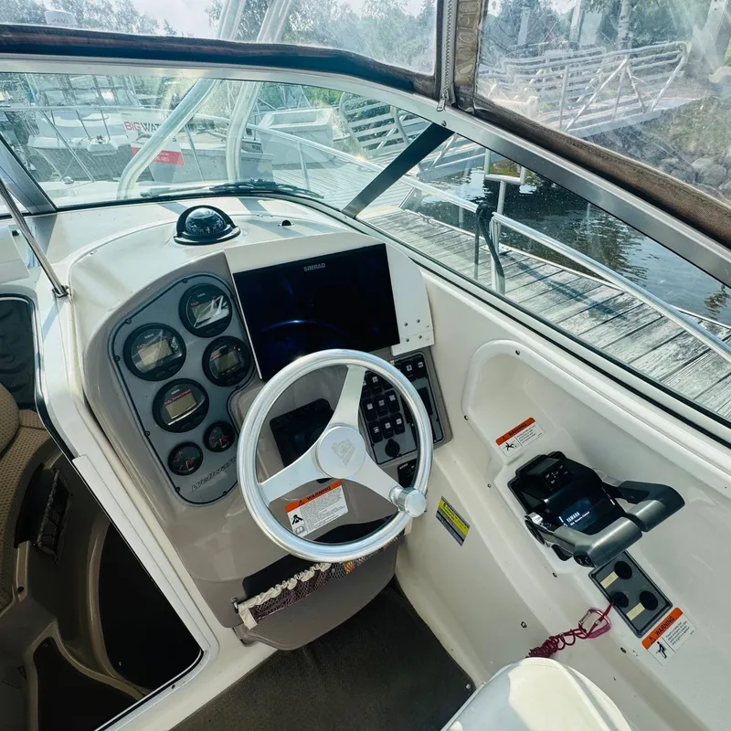 Slide: The Image of Wellcraft 252 Coastal 2004 - 7