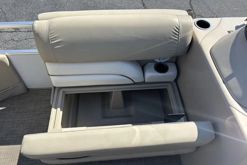 Slide: The Image of SunChaser 8525 boat seat with storage compartment and cup holder, 2016 model. - 10