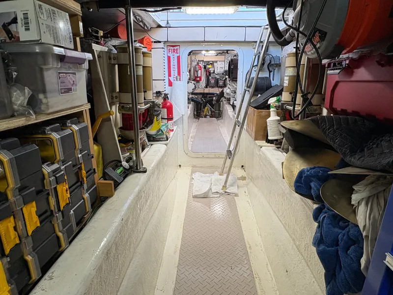 Slide: The Image of Sea Ray 560 Sedan Bridge 2000 - 59