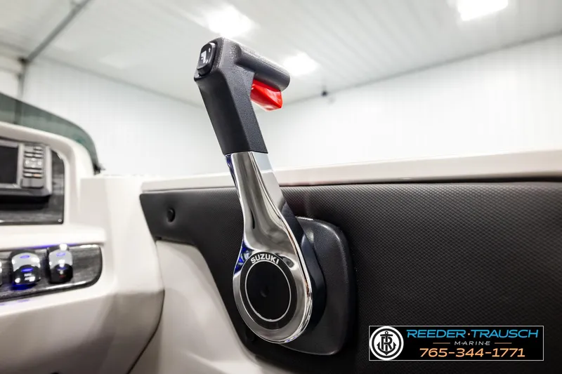 Slide: The Image of Throttle control lever in a 2026 Avalon LSZ ENT boat interior. - 44