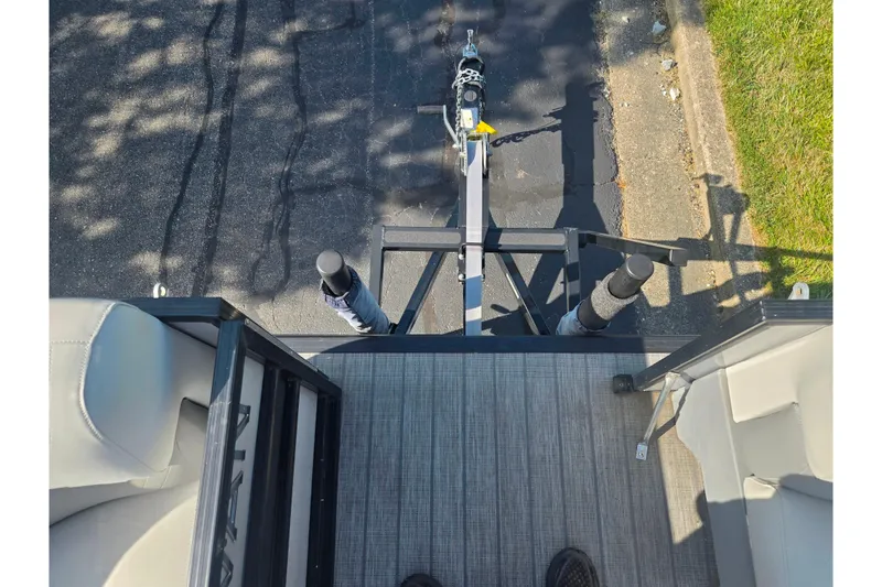 Slide: The Image of 2018 Sylvan Mirage Cruise 8522 LZ LE pontoon boat trailer hitch view. - 28