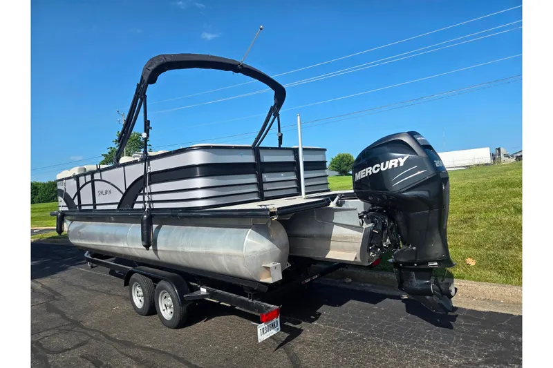 Slide: The Image of 2018 Sylvan Mirage Cruise 8522 LZ LE pontoon boat with Mercury outboard motor on trailer. - 3