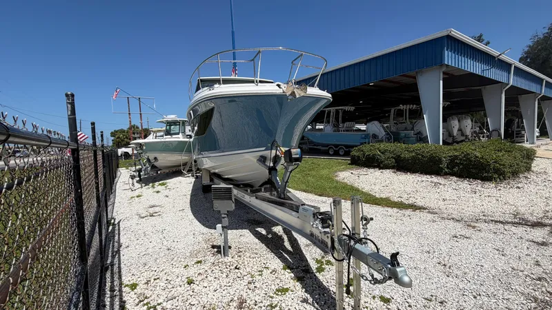 Slide: The Image of Sea Ray Sundancer 320 Outboard 2024 - 1