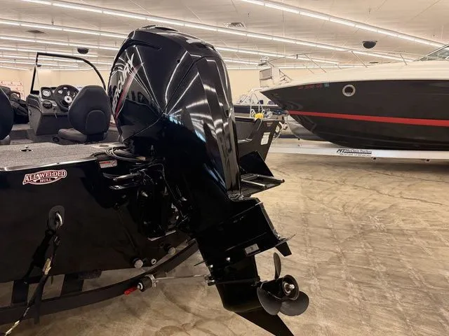 Slide: The Image of Tracker Pro Guide V-175 Combo 2021 - 5