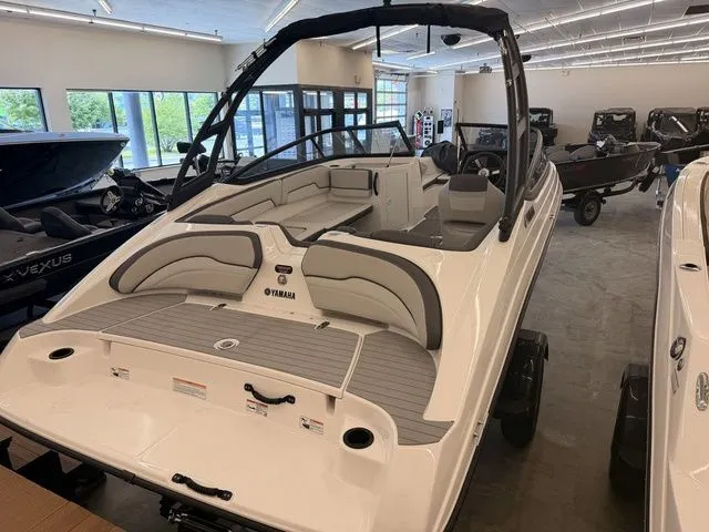 Slide: The Image of Yamaha AR190 2025 - 5