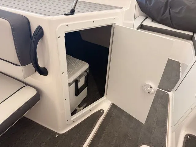 Slide: The Image of Yamaha AR190 2025 - 18