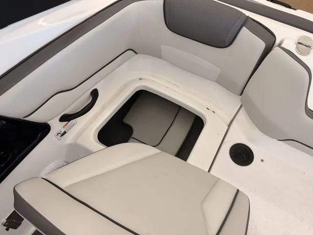 Slide: The Image of Yamaha AR190 2025 - 10