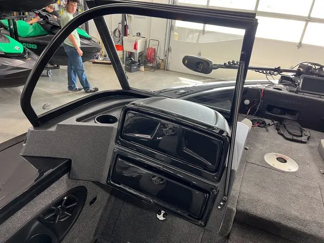 Slide: The Image of Tracker Targa V-18 Combo 2027 - 17
