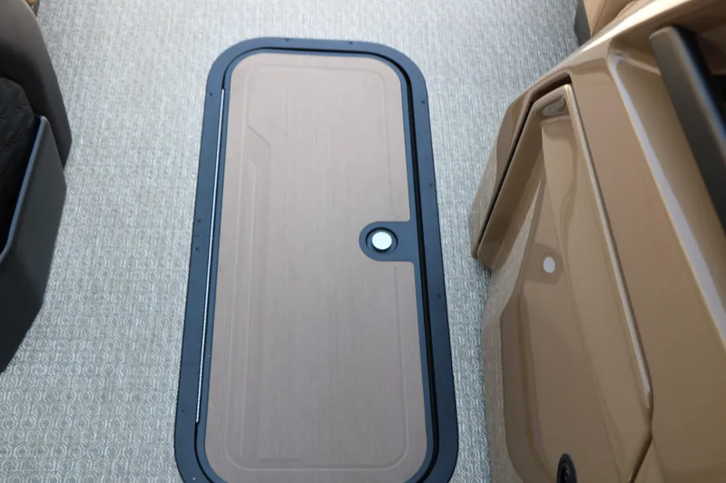 Slide: The Image of Floor hatch on 2026 Evotti 725QL boat, featuring sleek design and modern materials. - 42