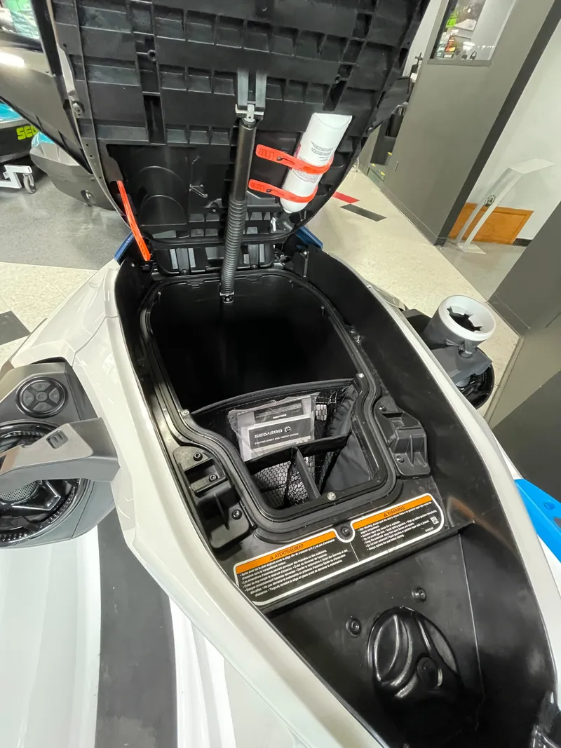 Slide: The Image of Sea-Doo FishPro Sport 170 iDF iBR Sound System 2024 - 8