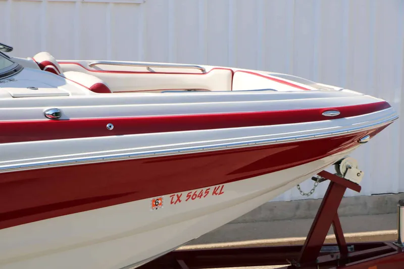 Slide: The Image of Crownline Boats Eclipse E255 2022 - 14