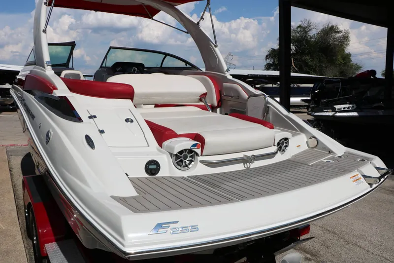 Slide: The Image of Crownline Boats Eclipse E255 2022 - 8
