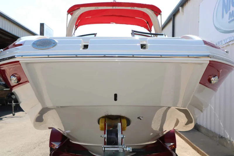 Slide: The Image of Crownline Boats Eclipse E255 2022 - 17