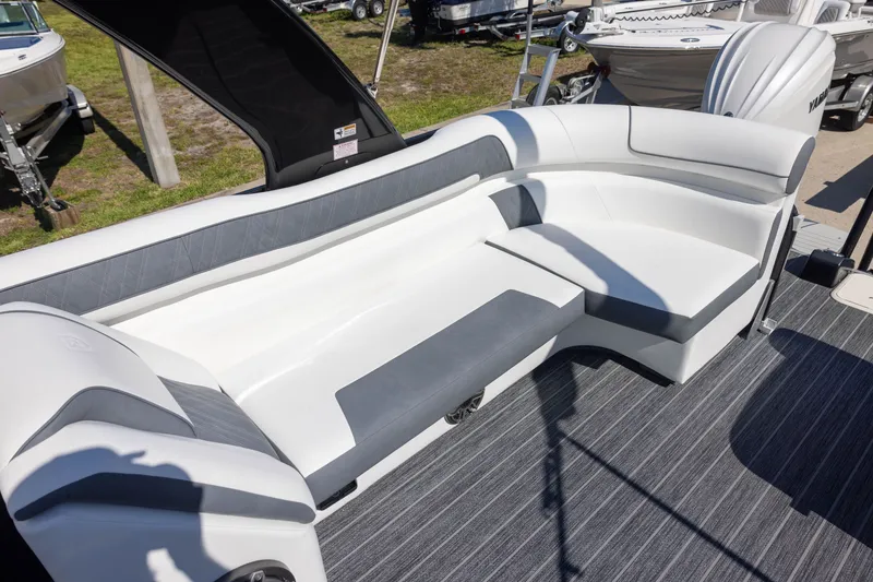 Slide: The Image of Premier 270 Super Sport 2024 - 16